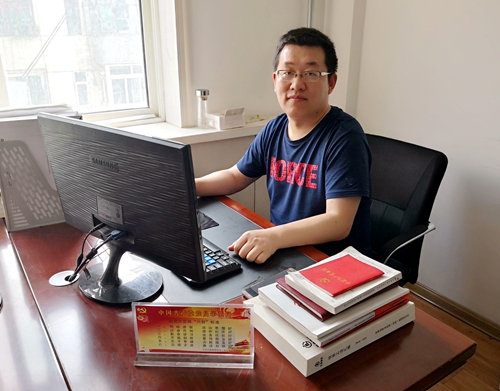 科研院---閆鵬程--鷹擊天風壯 鵬飛海浪春.jpg