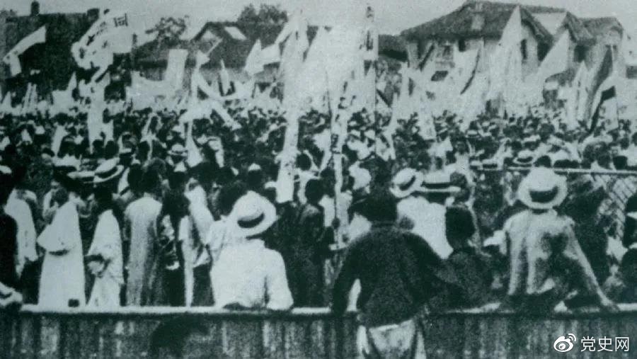 1925年5月30日，上海爆發(fā)了反帝愛(ài)國(guó)的五卅運(yùn)動(dòng)，掀起了全國(guó)范圍大革命高潮。